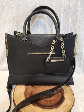 Steve Madden Black Crossbody NWOT  Satchel with Gold Chain Accent